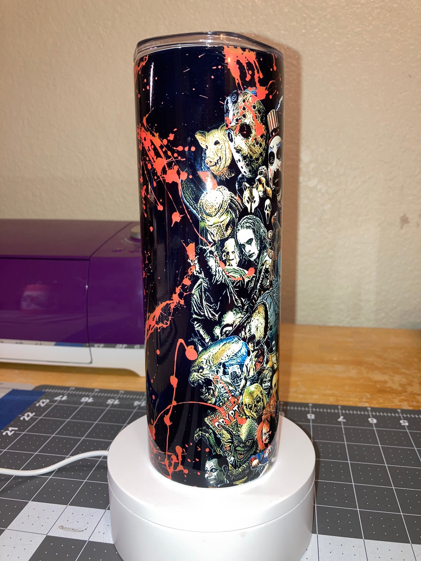 20 oz Tumbler - “I love Horror”